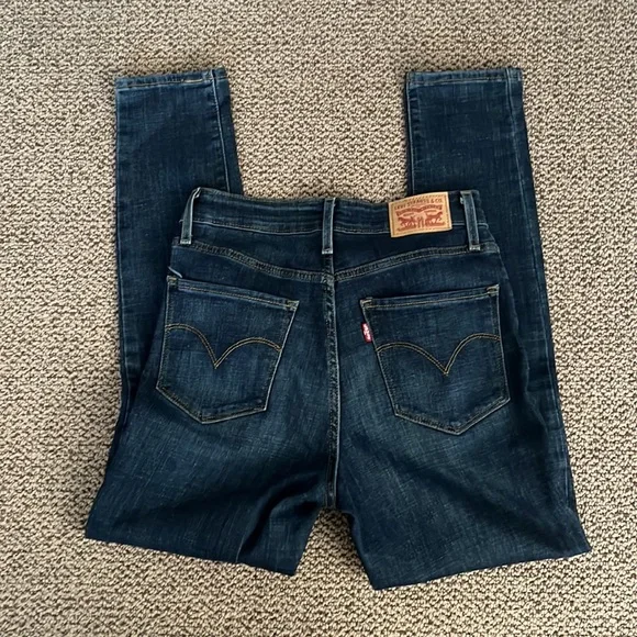 Levi’s 721 high rise skinny jean - Picture 4 of 4